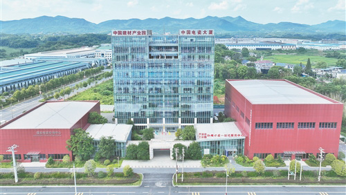 芦溪县“双首位产业”冲刺“双百亿产值”